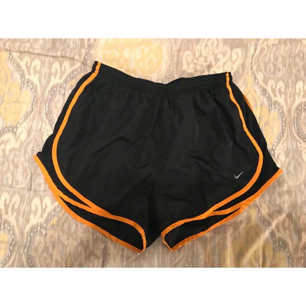 Nike shorts size Large